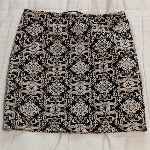 Xhilaration tapestry style pattern skirt with elastic waistband size Medium - Picture 1 of 7
